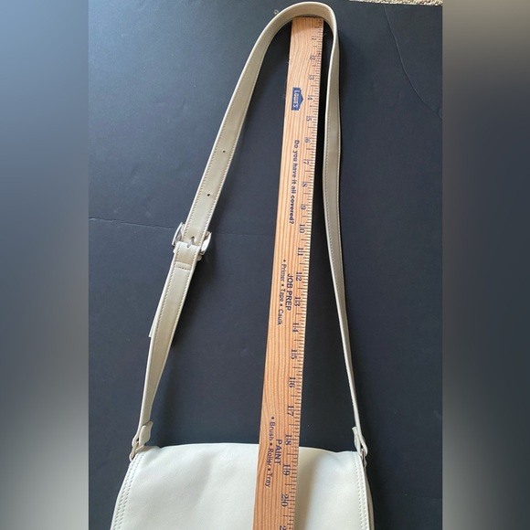 Aurielle Beige Leather Multi-Compartment Purse - Picture 8 of 16